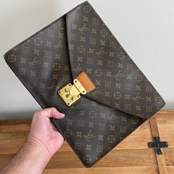 Louis Vuitton Vintage Documents Case. - Picture 1 of 16